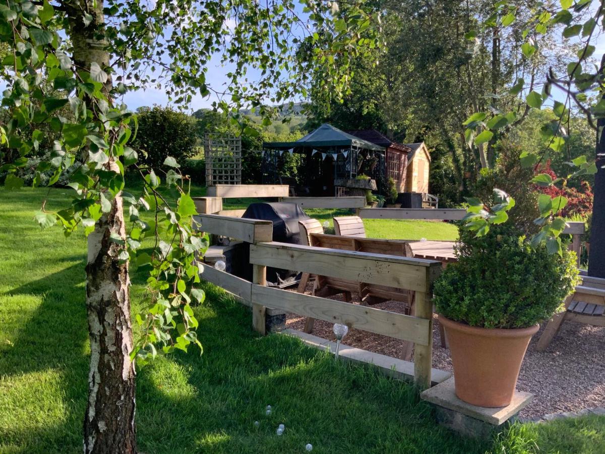 Llanwenarth Cottage A Beautiful Place To Just Be. Abergavenny Bagian luar foto